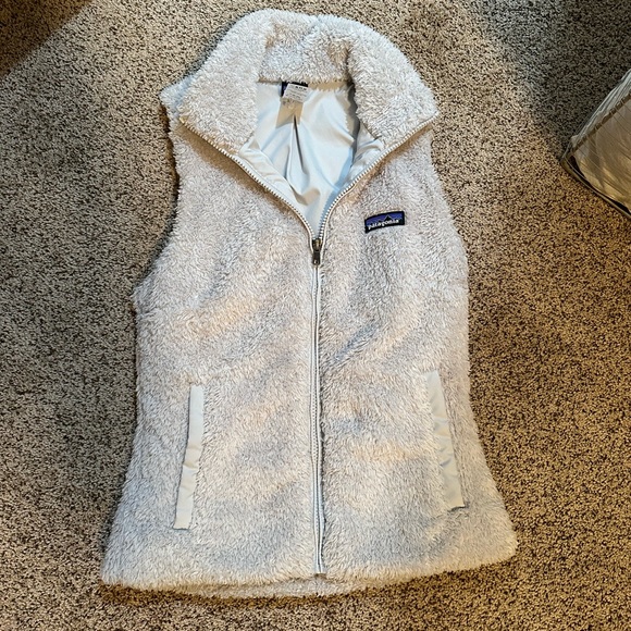 Patagonia Jackets & Blazers - Patagonia Los Gatos vest XS light grey/off white